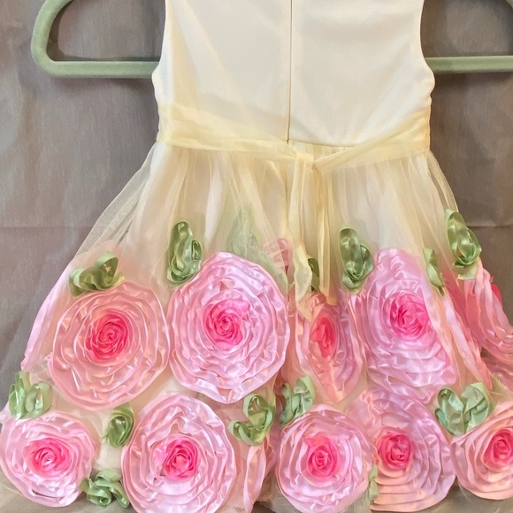Girls dress - Picture 8 of 9